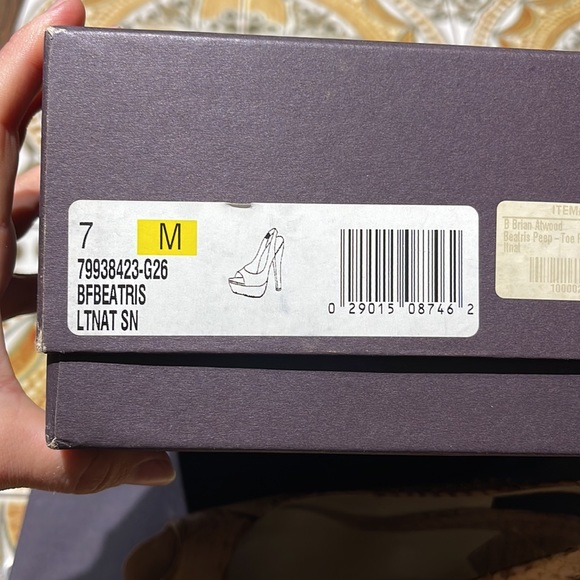 Brian Atwood Beatrice pumps. 7 - Picture 10 of 15